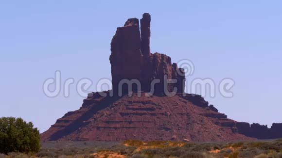 犹他州沙漠中著名的纪念碑谷视频的预览图
