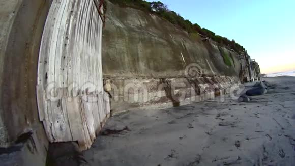加州海岸海墙视频的预览图