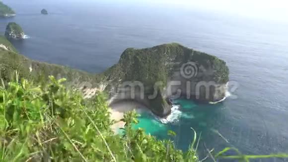 在努沙佩尼达岛的克林金海滩印度尼西亚视频的预览图