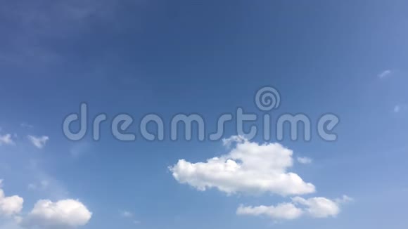 云天蓝色背景蓝天视频的预览图