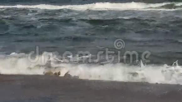 海上冲浪浪潮背景视频的预览图