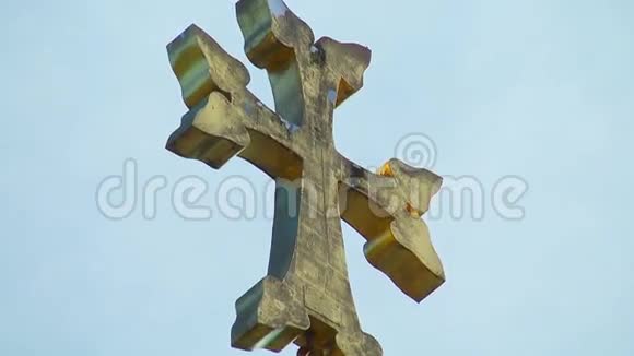 亚美尼亚使徒教堂穿越天空视频的预览图