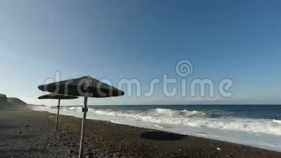 桑托里尼岛上的库伦布斯海滩视频的预览图