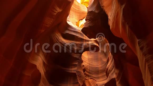 上羚羊峡谷迷人的景色视频的预览图