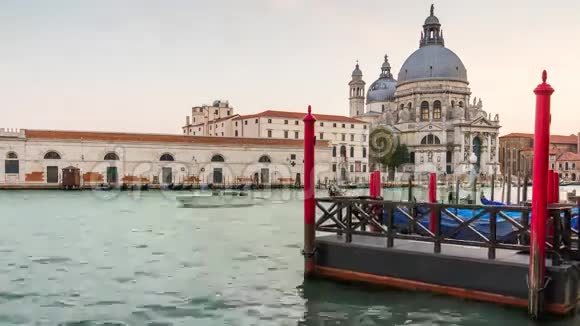 威尼斯圣玛丽亚戴拉敬礼巴西利卡大运河4小时后意大利视频的预览图