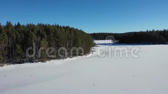 斯堪的纳维亚冬季无人机镜头视频的预览图