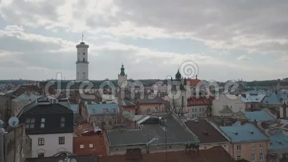 空中城市利沃夫乌克兰欧洲城市市的热门区域屋顶视频的预览图