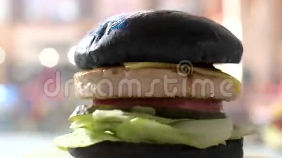 黑面包汉堡视频的预览图
