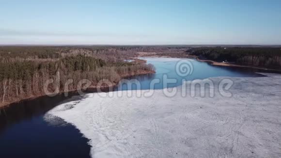 舍维诺湖的春天景观视频的预览图