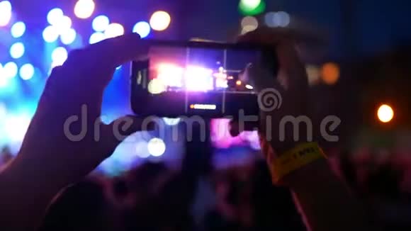 智能手机音乐音乐会视频的预览图