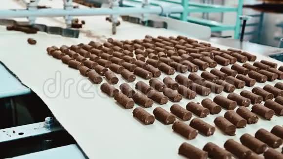糖果厂巧克力工艺制作视频的预览图