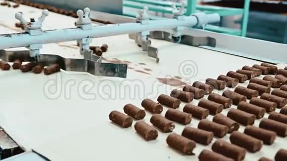 糖果厂巧克力工艺制作视频的预览图