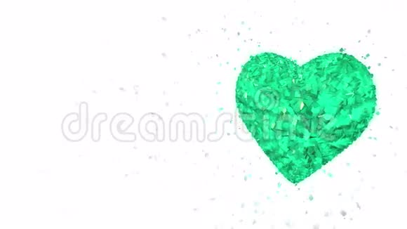 抽象循环动画背景旋转发光的三维翡翠心形成的碎片和立方体绿色旋转视频的预览图