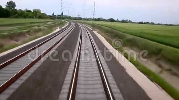 火车视频的预览图