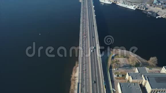 新波什塔基辅半程马拉松空中观景视频的预览图