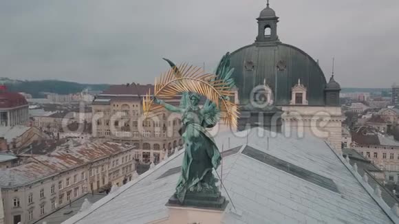 空中城市利沃夫乌克兰欧洲城市市的热门区域利沃夫歌剧视频的预览图