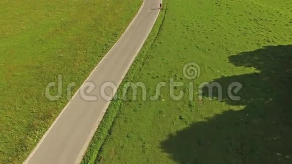 斯洛文尼亚美丽的山谷之路视频的预览图