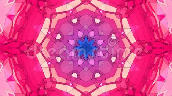红色低聚几何抽象背景作为移动彩色玻璃或万花筒效果在4k循环三维动画视频的预览图
