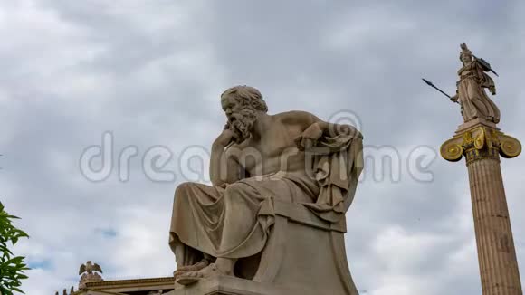 苏格拉底哲学家的经典雕像视频的预览图
