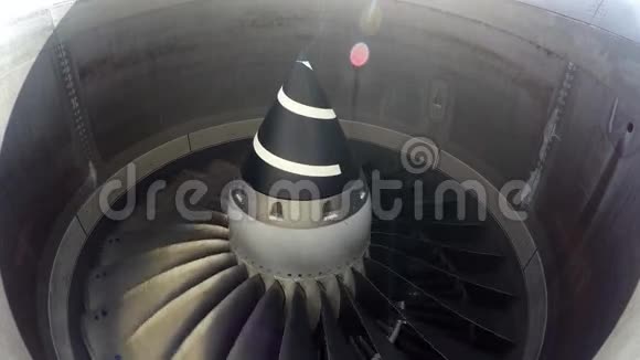 飞机引擎视频的预览图