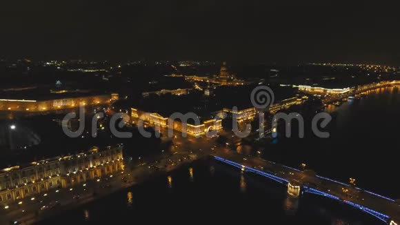有照明的夜晚城市视频的预览图