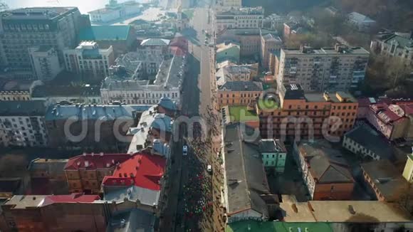 新波什塔基辅半程马拉松空中观景视频的预览图