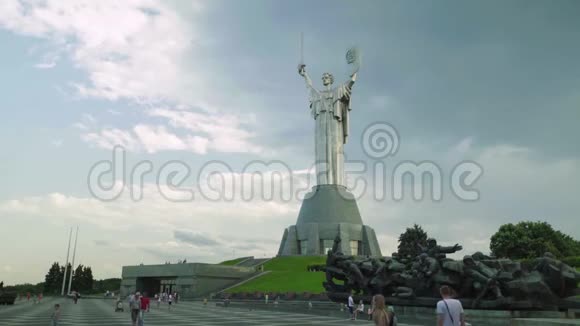 基辅的纪念碑祖国乌克兰视频的预览图