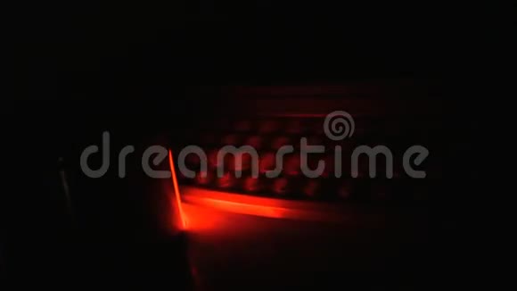 红色DJ转盘膜损坏视频的预览图