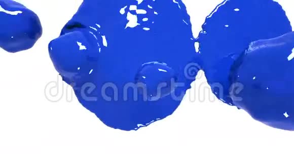 蓝色的水滴落在白色的屏幕上彩色油漆视频的预览图