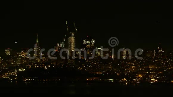 夜晚城市的灯光视频的预览图