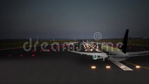 飞机在晚上起飞视频的预览图
