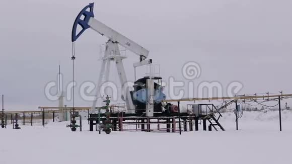 石油和天然气工业油泵千斤顶在一个视频的预览图