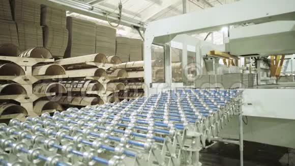 造纸厂的工作输送机技术工厂基辅乌克兰视频的预览图