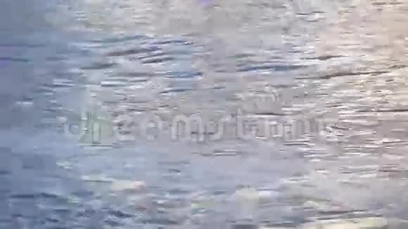 海面上的水波视频的预览图