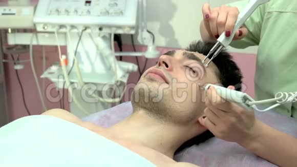 微电流治疗男性面部视频的预览图
