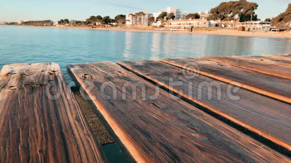 海上的木制码头西班牙莫罗海滩马略卡视频的预览图
