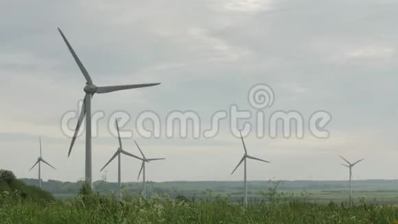 清洁和可再生能源风力发电涡轮风车能源生产视频的预览图