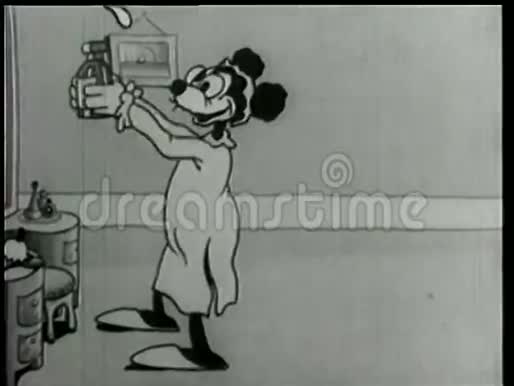 感受青春灵丹妙药的老鼠卡通视频的预览图