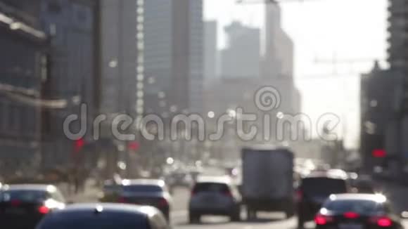 莫斯科大街上的车视频的预览图