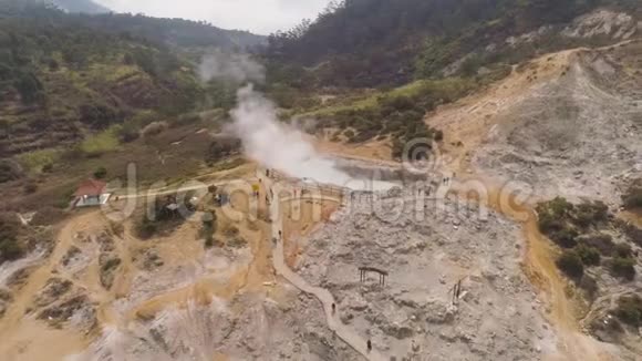 火山高原印度尼西亚地恩高原视频的预览图