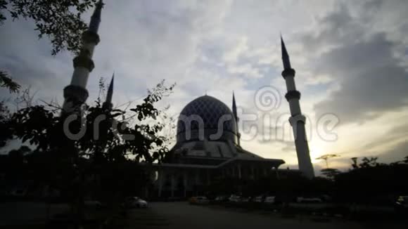 马来西亚清真寺的惊人日落视频的预览图