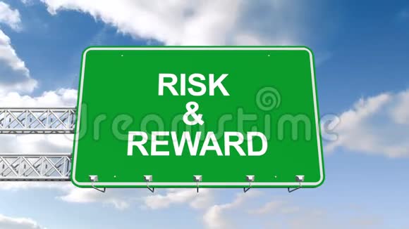 面对蓝天的风险和奖励标志视频的预览图