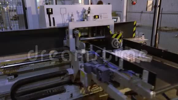 家具厂的工作流程现代家具厂的生产工艺木工工厂视频的预览图