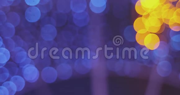 喜庆明亮模糊的布克模糊的圣诞灯抽象的背景视频的预览图