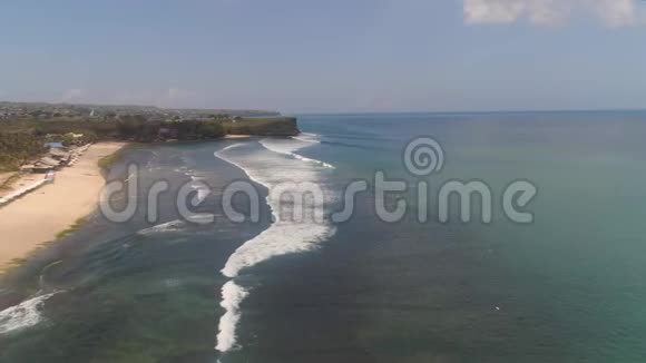 与海滩巴厘岛海景印度尼西亚视频的预览图