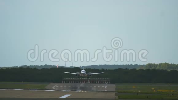 商业飞机着陆视频的预览图