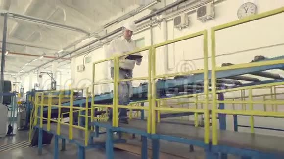 工业工厂工程师视频的预览图