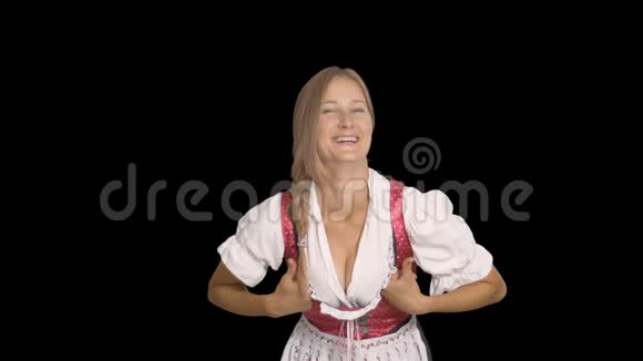 穿巴伐利亚民族服装的女孩视频的预览图