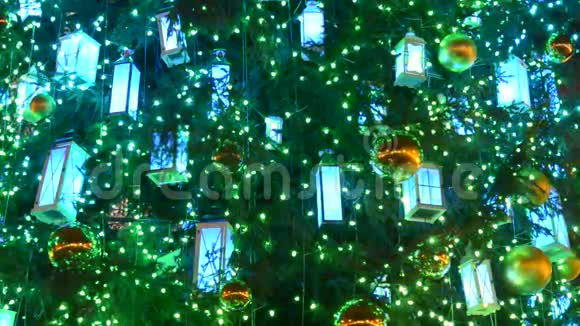 圣诞树的装饰背景视频的预览图
