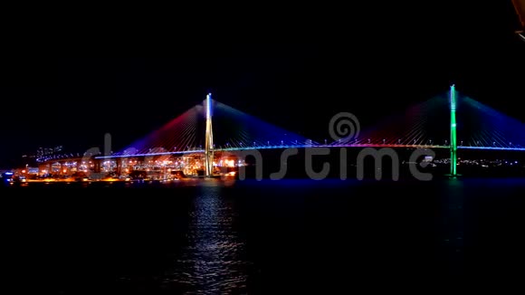 从游轮上看到韩国釜山大桥的夜景视频的预览图